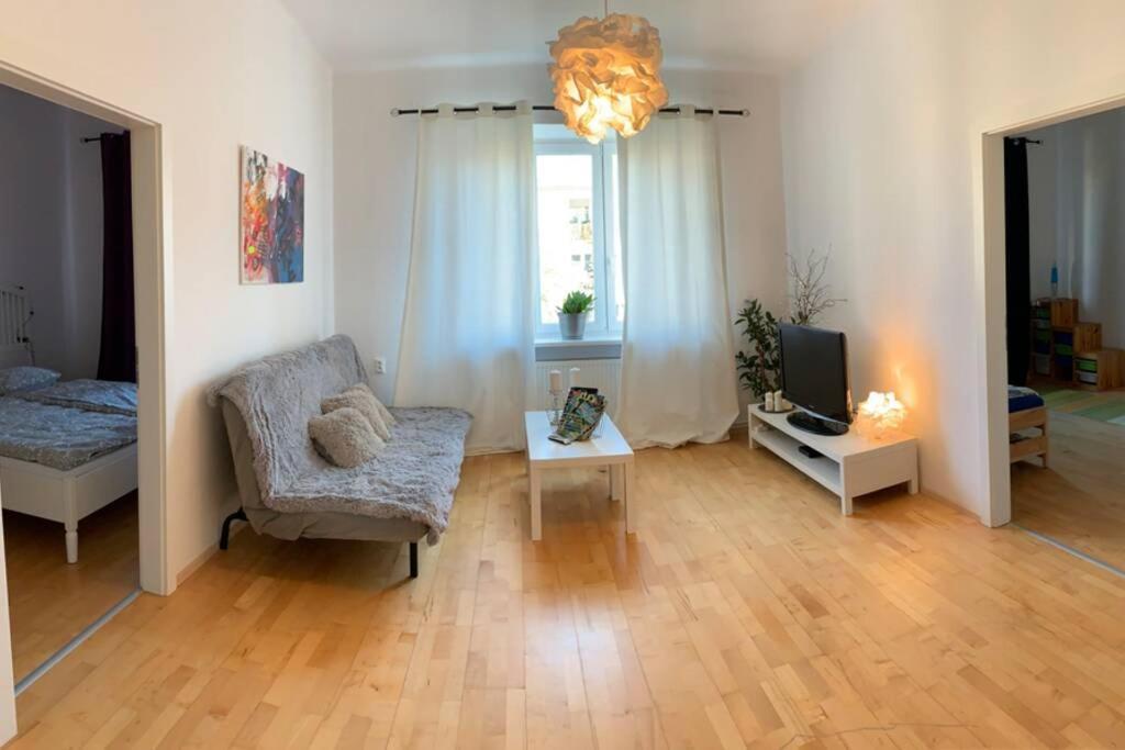 Tichý apartmán blízko centra Appartamento Trenčín Esterno foto